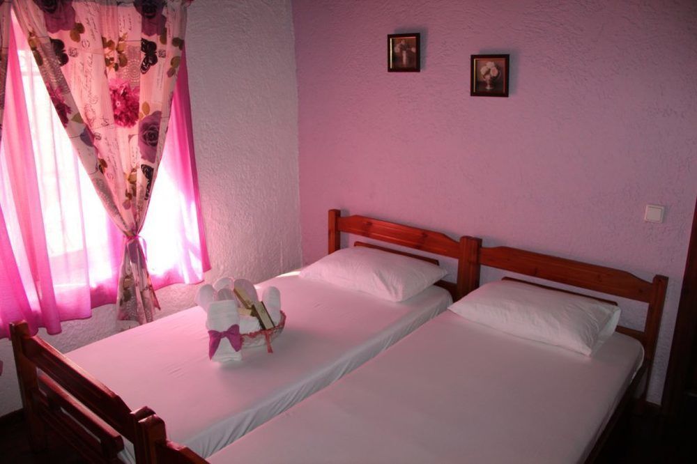 Guesthouse Xenios Zeus Stavroúpoli Extérieur photo